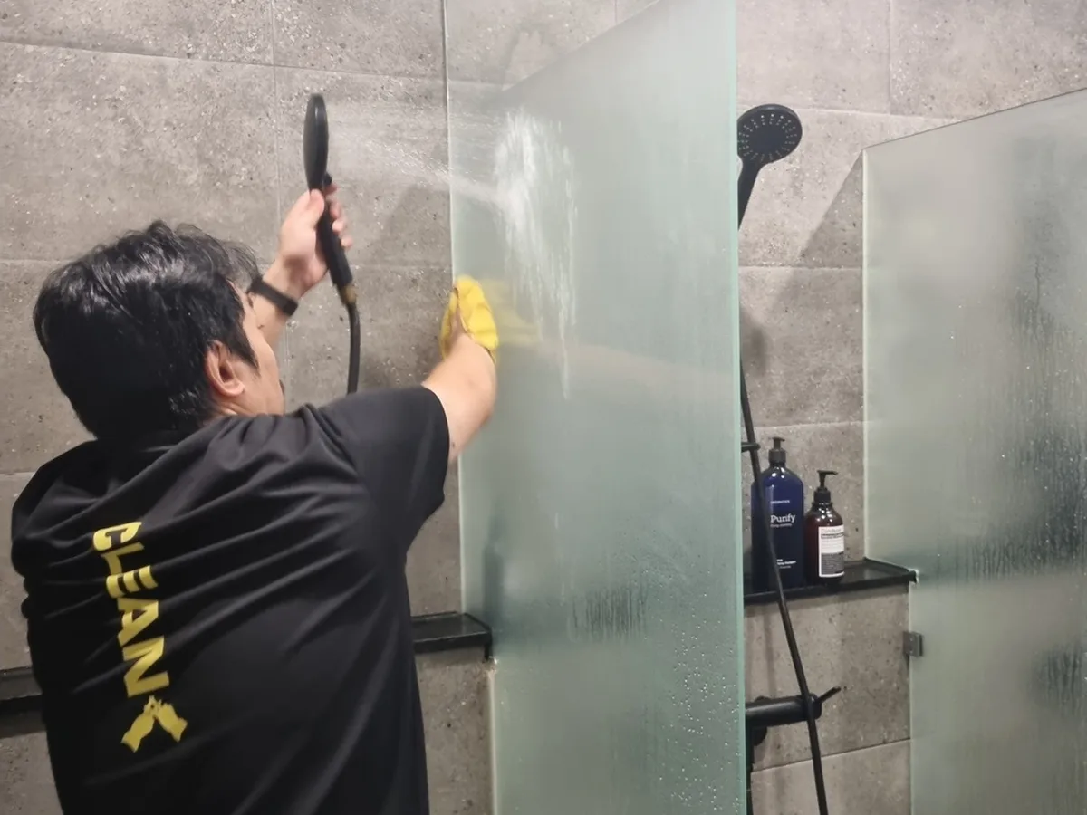 화천군 간동면 헬스장 복도·대기 동선 야간 위생청소 사례 - 행진크린