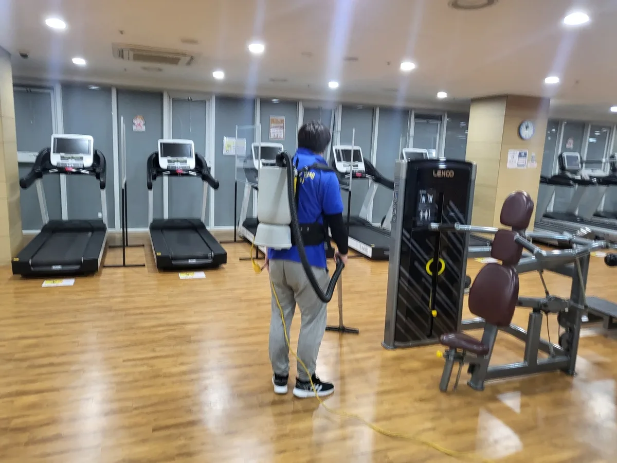 화천군 상서면 헬스장 샤워실 장비 주변 정밀 위생청소 사례 - 행진크린